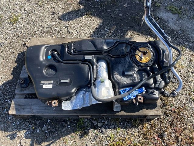 VOLVO XC90 II ZBIORNIK PALIWA BAK DIESEL 71L POMPA PALIWA 31452877