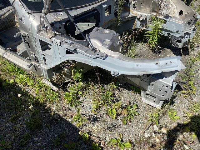 VOLVO V90 S90 ĆWIARTKA PRAWA PRZEDNIA PRAWY PRZÓD PODŁUŻNICA